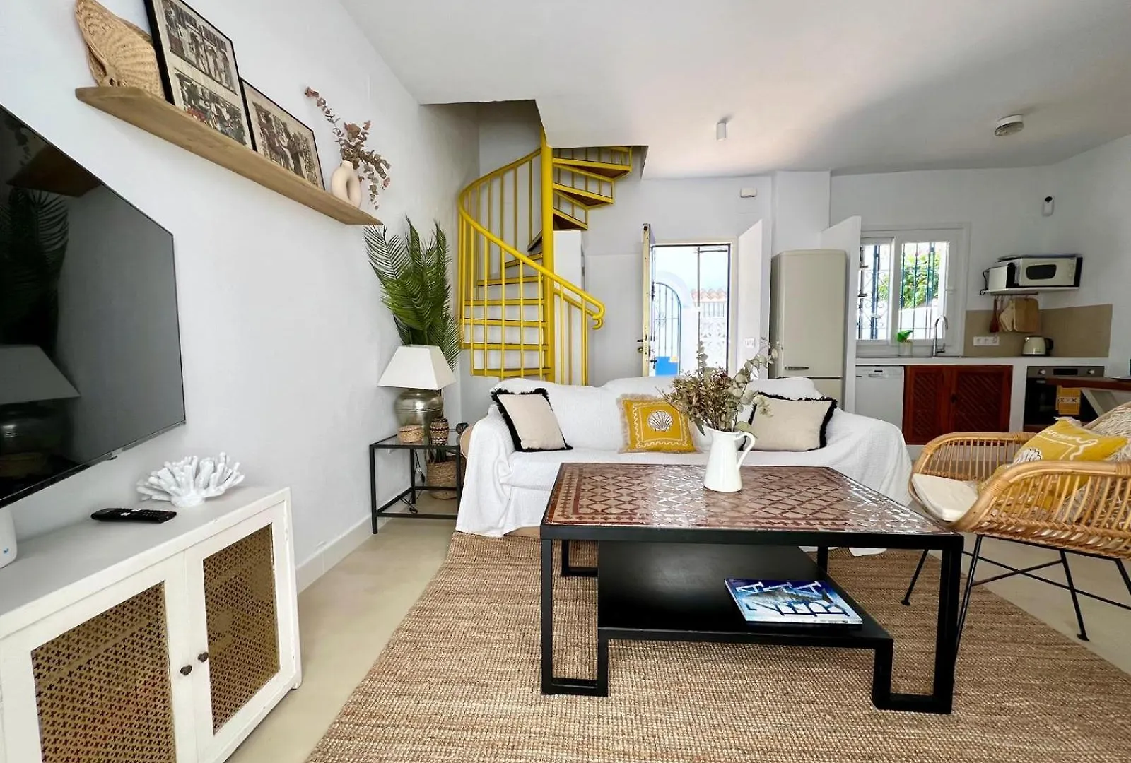 Zahara Beach - La Casita Next To The Beach Захара-де-лос-Атунес Дом отдыха